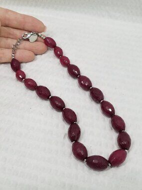 Signed White House Black Market Red Jade Bead Silver Tone Choker Necklace
